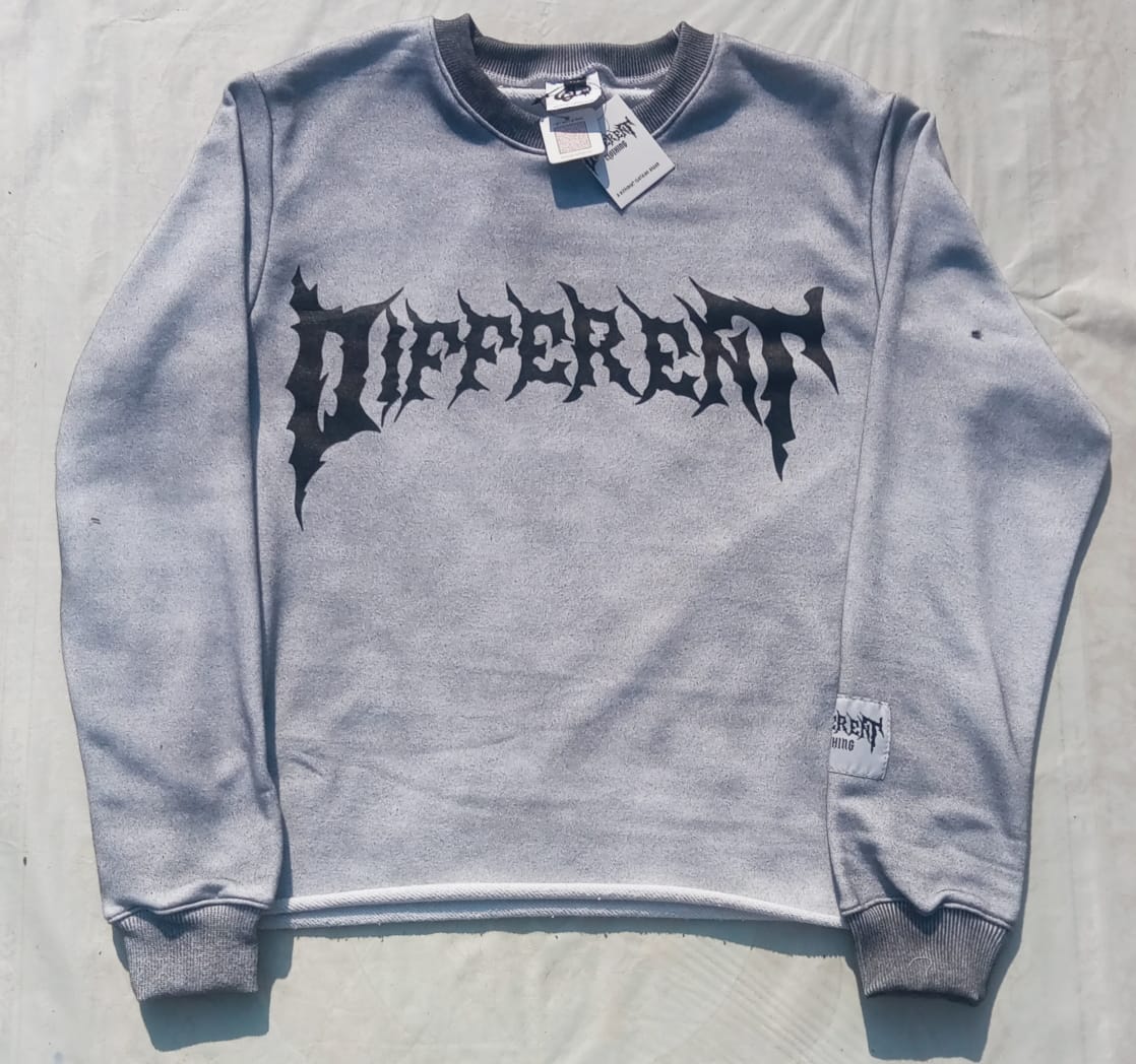 Moving Different Crew Neck (GREY)