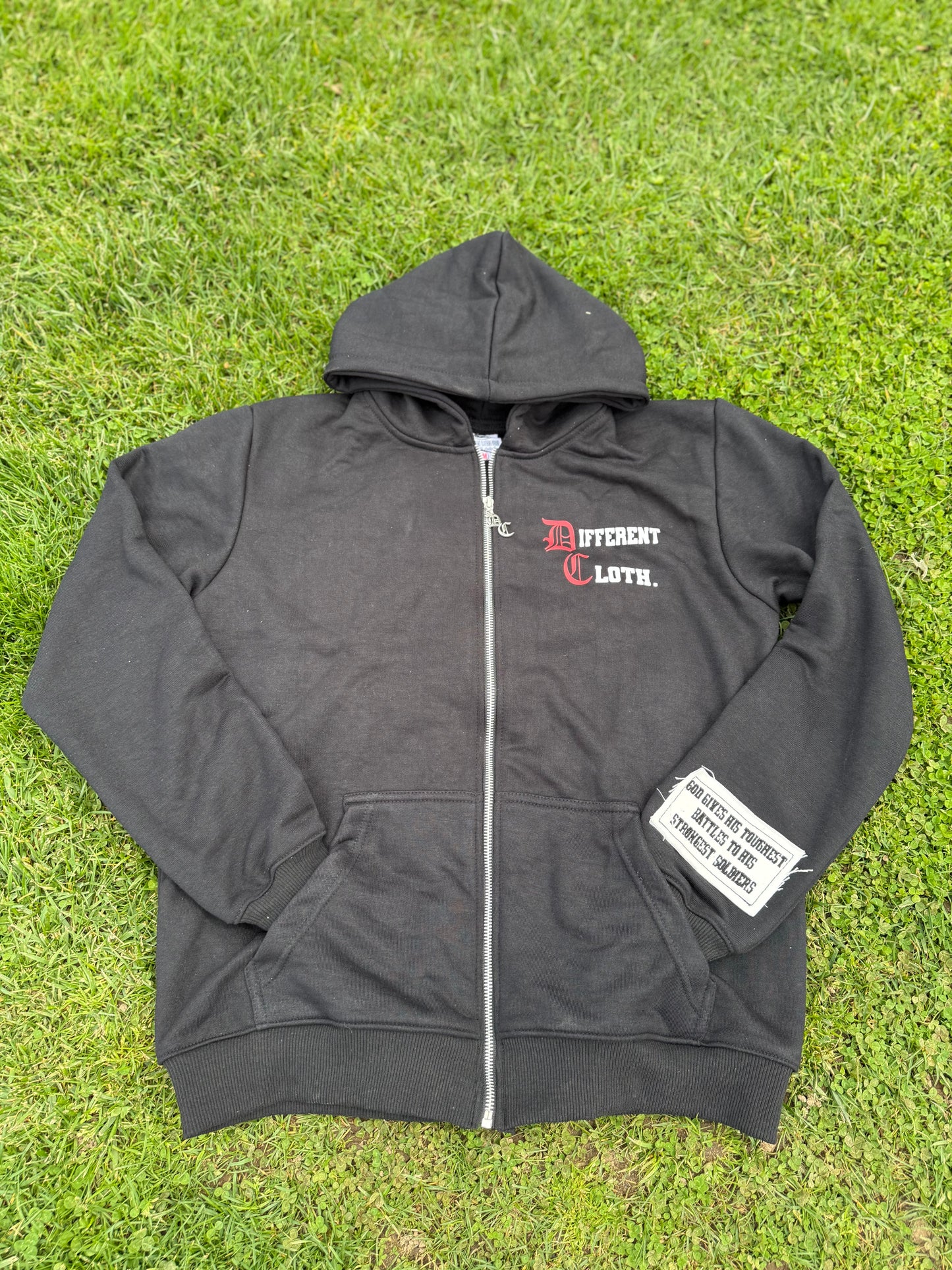 DIFFERENT CLOTH hoodie